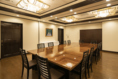 【完全予約制】8名様から最大20名様までご利用可能な、ゆったりとした広さを誇る完全個室。企業様の会議を兼ねた昼食会や、地域の集まり、ご親族でのパーティーなど中規模の宴席に最適です。シェフ自慢の創作フレンチを堪能しながら、大切なゲストとの親睦を深める貴重なひとときに、ご利用くださいませ。