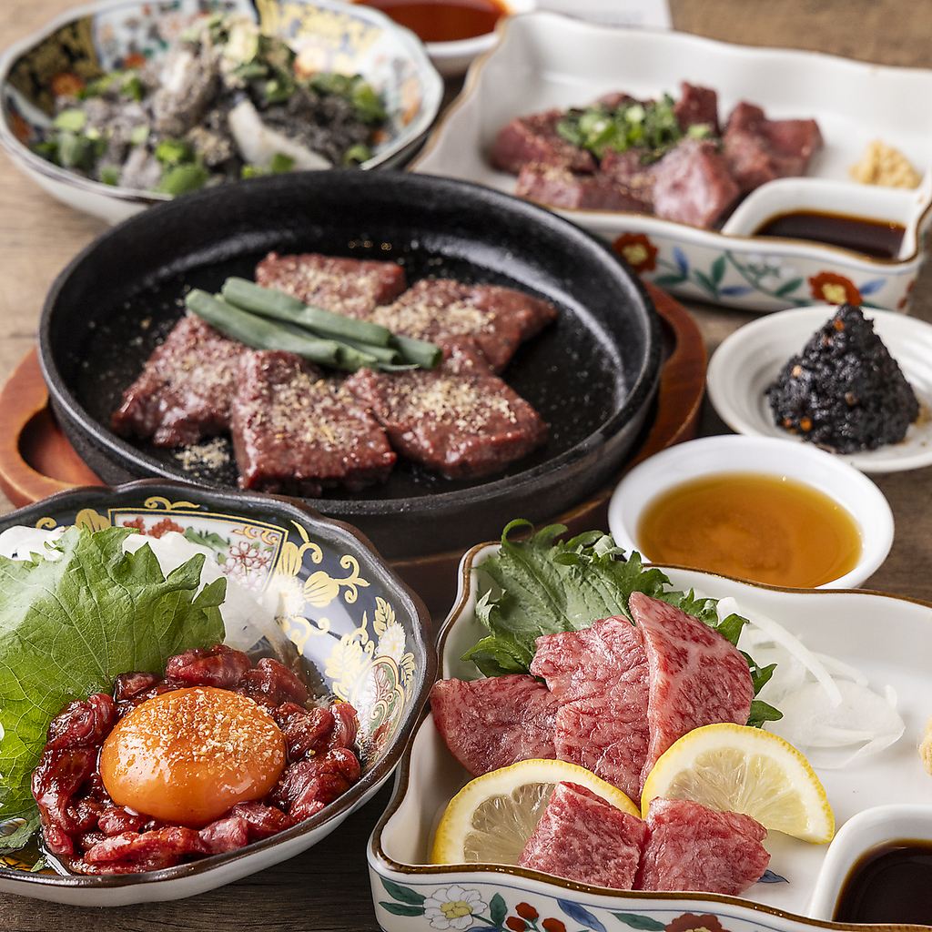 大阪駅　大阪　梅田　居酒屋　大衆酒場　肉　肉刺　ユッケ　安い　喫煙可　喫煙　鍋　ホルモン