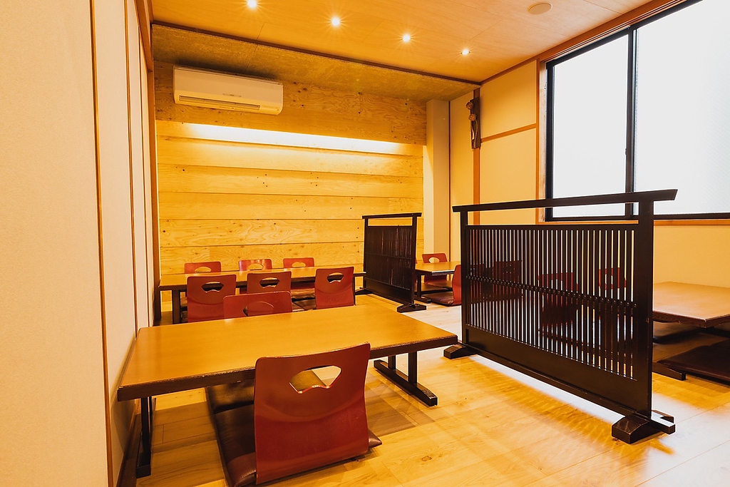 20名様の宴会ができるお座敷。２部屋繋いで最大40名様までご利用可能。