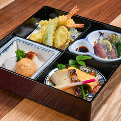 日本料理鵄の特集写真