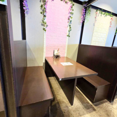 落ち着くボックス席も