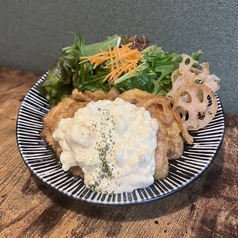 タルタルソースたっぷり　チキン南蛮