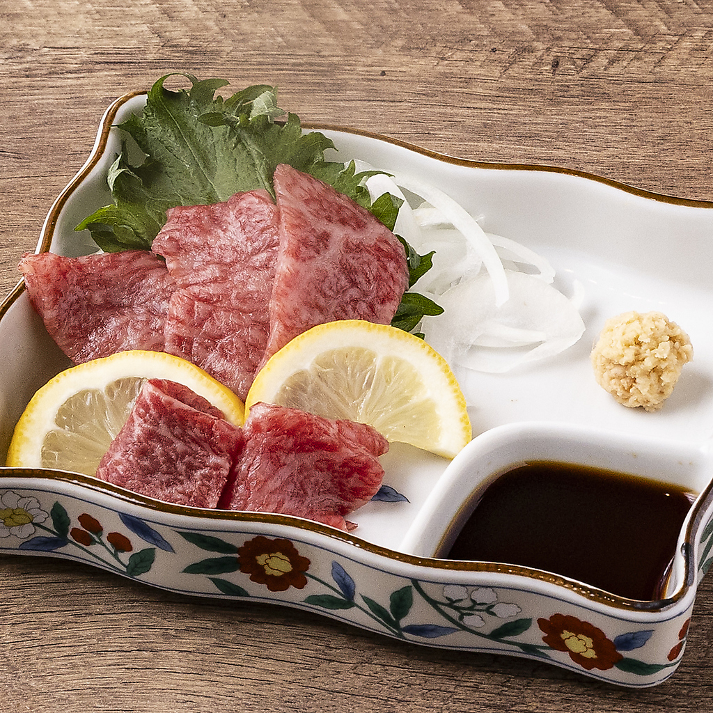 大阪駅　大阪　梅田　居酒屋　大衆酒場　肉　肉刺　ユッケ　安い　喫煙可　喫煙　鍋　ホルモン