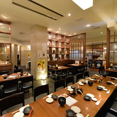 フロア貸切は最大60名まで座れます。大ホールは30名様から貸切可能です。