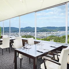 ＜ランチ＞瀬戸内海・児島の街を一望できるお席がございます。