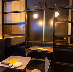 6名様までお座りいただける半個室席もご用意。