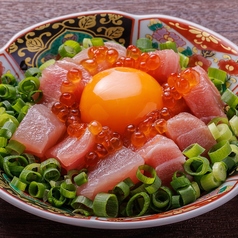 いくらとまぐろのごまユッケ