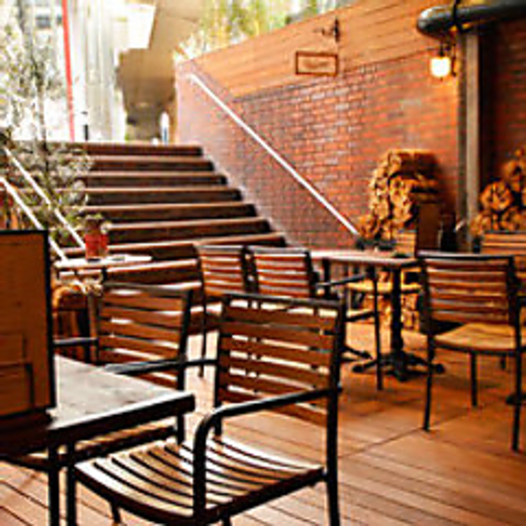 開放的なテラス席！テラス貸し切ってのご宴会もご予約受付中♪