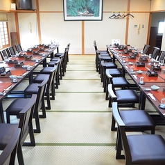 宴会やお祝いごとにぴったりのテーブル席！最大50名様までご利用可能です！広々としたお席で安心してお食事をお楽しみください！大人数の宴会など様々なシチュエーションでご活用ください♪美味しい料理を取り揃えてお待ちしております！