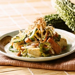 沖縄の定番料理・人気メニューを大宮で楽しむことができます♪チャンプルーや海ブドウ、タコライス！