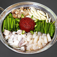 本場釜山の味の【ナッコプセ】など様々な鍋料理をご提供