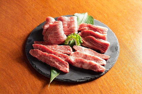 熊本直送の希少和牛「あか牛」焼肉、馬刺しをお楽しみください！