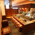 木の温もりや香りがゆったりとした落ち着いた時間を演出します！お酒も、焼き鳥とのマリアージュが楽しめる希少な日本酒やその他取り揃えていますので、大切な方との食事やデート、接待、記念日、会食などにおすすめです！