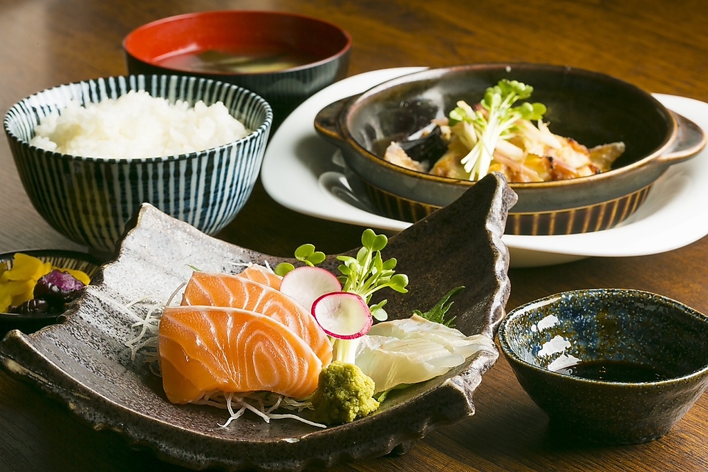 当店自慢の料理をリーズナブルな価格で楽しめるランチメニューをご用意◎