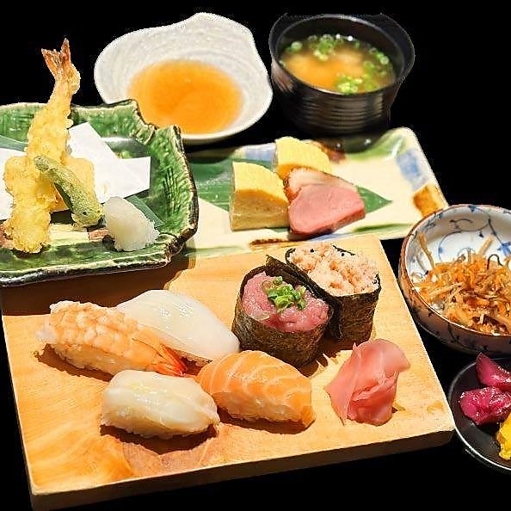 ランチタイムも元気に営業しております！