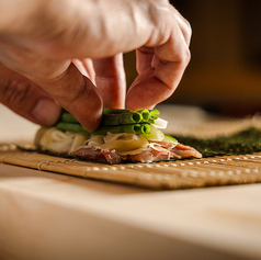 職人が握る絶品「細巻き」