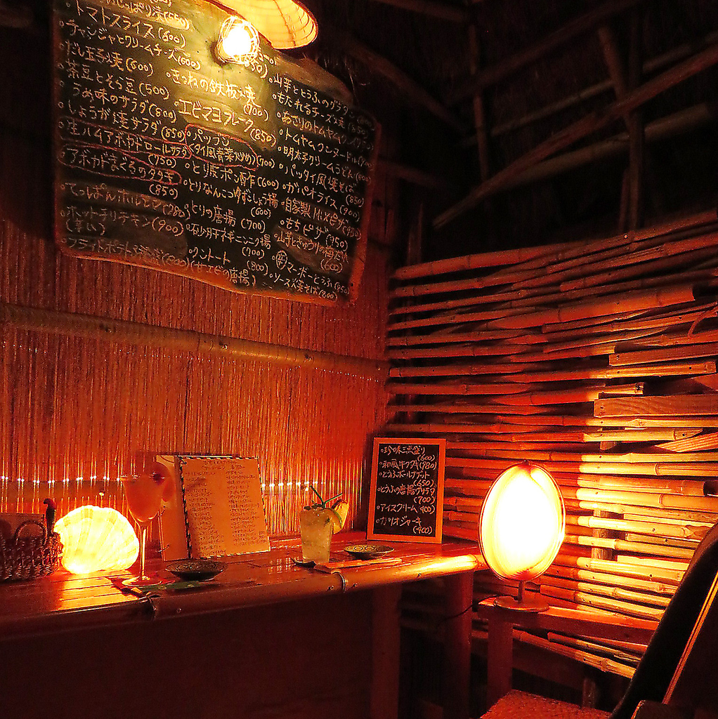 非日常的なエキゾチックな空間は、デートなどの特別な人とのお食事にも大人数での宴会にも最適です♪