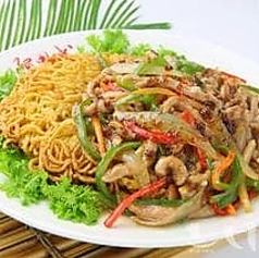 青椒肉糸あんかけ焼きそば