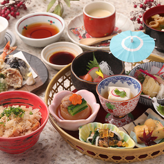 旬素材を盛り込んだ御膳をランチ限定でご用意しています