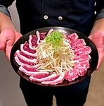 北海道産ラムを使用したジンギスカンはおすすめ料理の一つです。飲み放題付きのコースもございます！