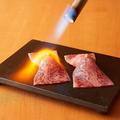 料理メニュー写真&nbsp;黒毛和牛サーロイン寿司 1貫