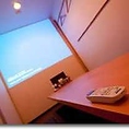 【少人数向けプロジェクター付完全個室！】各種宴会やパーティーにはプロジェクター付個室をぜひご利用ください♪