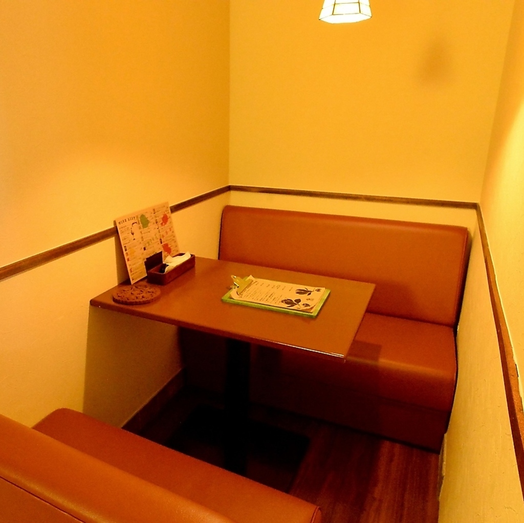 座り心地の良いソファー席のご用意もあり！女子会やちょっとした集まりなどにもおすすめのお席です♪