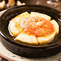 カマンベールチーズと明太子バターアヒージョ
