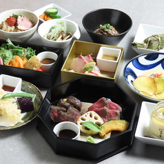 四季の恵みを感じる、和の創作料理を心ゆくまで。