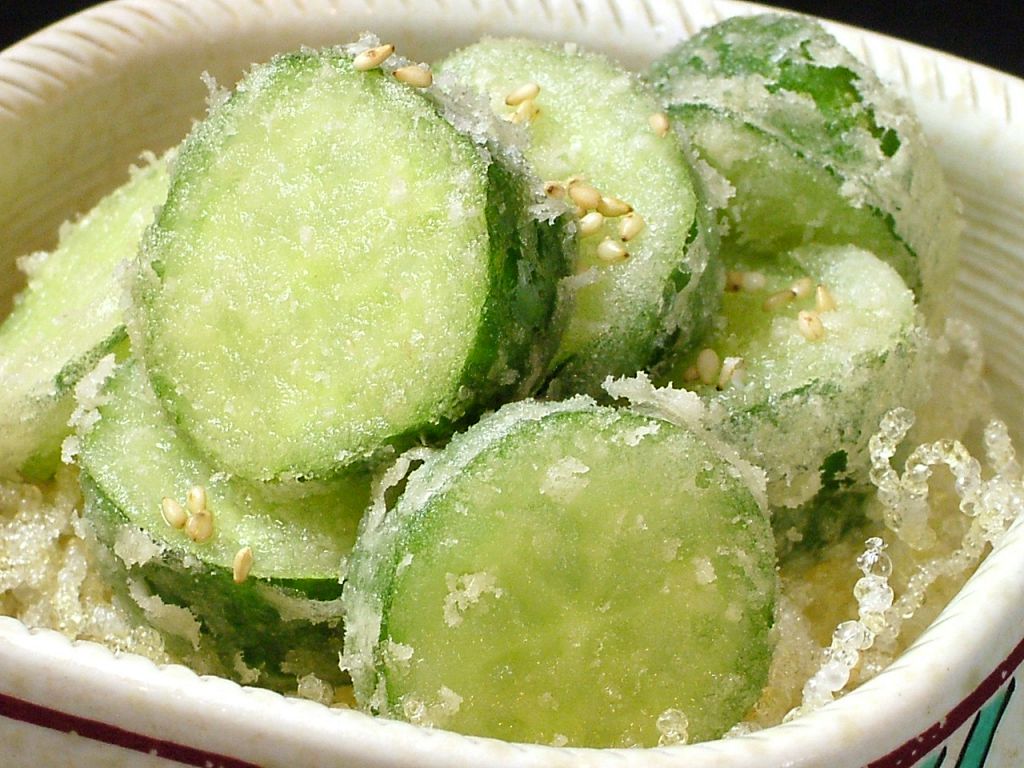 一度食べたらクセになる『平』自慢のキュウリの唐揚げ390円！珍しい逸品です！！