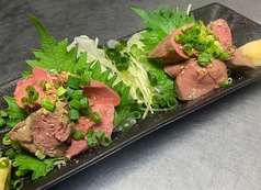 鶏レバーのレア刺し