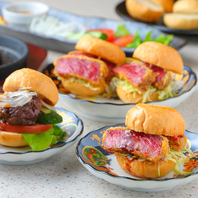 レアカツとハンバーグは、ミニバーガーとしても♪