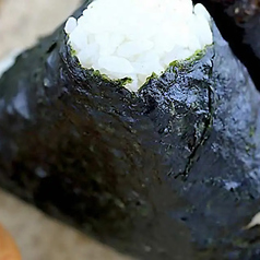 おむすび(梅・鮭・昆布・海苔)