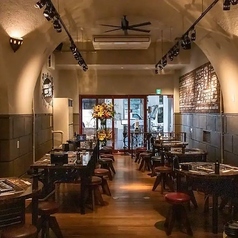 【30名様～OK◎】フロア貸し切りもお気軽にご相談ください♪広々・清潔感のある店内は、大型宴会にもぴったりです。