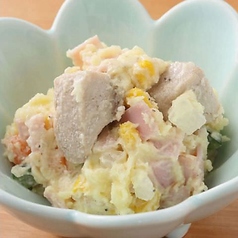 カツオなまり節と酒盗ポテトサラダ