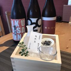 馬肉が美味しくなる日本酒や焼酎にもこだわっています。