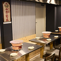 お二人同士で楽しめるテーブル席は、特別な日のご利用に人気です。