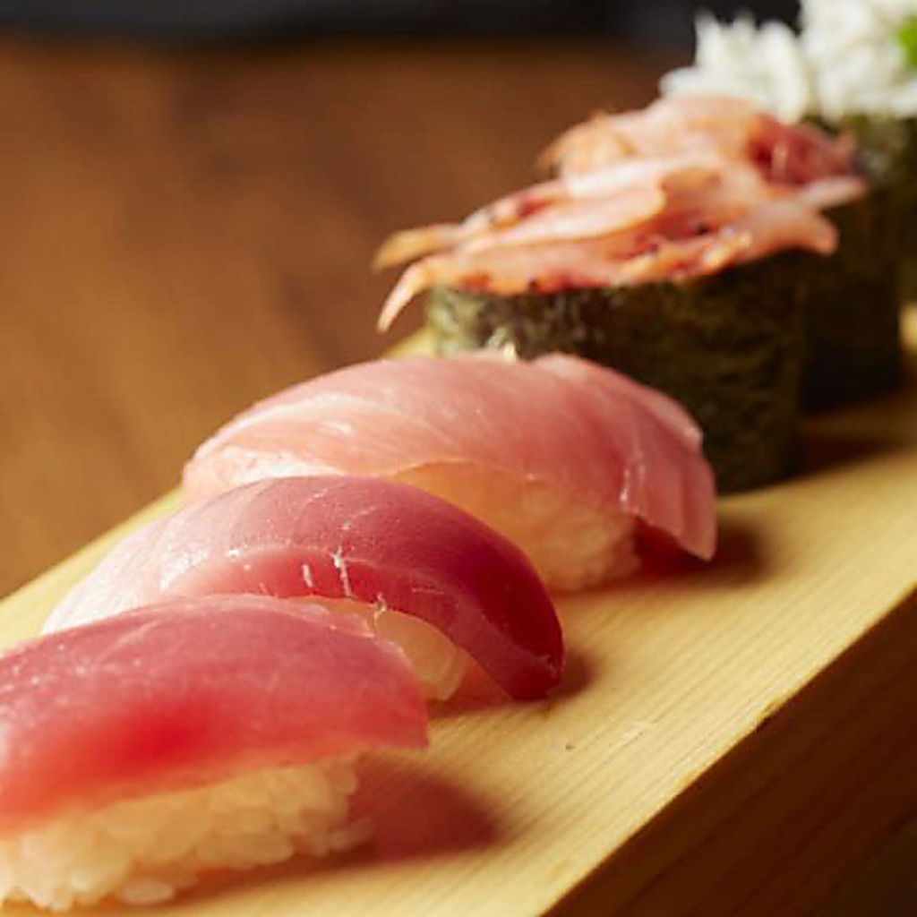 おまかせ握りも人気のメニュー◆市場直送の素材が旨い！