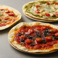 パリッと軽やか！香ばし薄焼きピッツァ4種登場