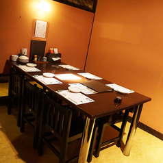 4～6名様用の椅子席個室です