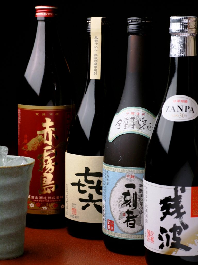【豊富な本格焼酎】日本酒だけでなく、本格焼酎も数多くそろえています！