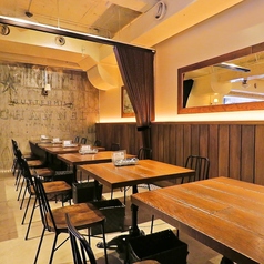 【カーテンで仕切れる半個室♪】10～14名様向け。団体様用の半個室で、周囲を気にせずにゆったりとニューヨークスタイルの食事をお楽しみいただけます。各種パーティにもおススメ！