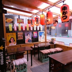 開放的なテラスで焼き鳥・串カツとビールを楽しもう!友達や家族とワイワイ、デートでも◎屋外で気軽に過ごせる、大衆居酒屋スタイルの新しい楽しみ方です