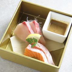 本日の鮮魚のお造り（2種盛り）