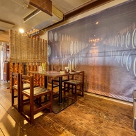 ユニークなデザインの壁紙