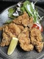 料理メニュー写真&nbsp;鶏の唐揚げ／豚と山芋の梅肉揚げ／ぽん酢の豚天／あさりと木の子バター醤油蒸し