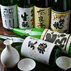 料理と合わせて楽しめる、地酒や銘酒、ワイン。