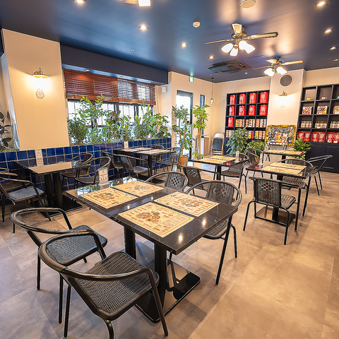 YOLO CAFE芦屋本店