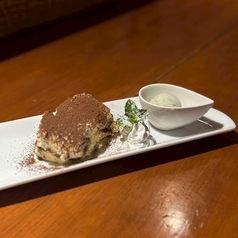 自家製クリームのティラミス