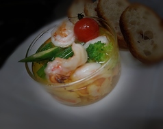 エビと緑の野菜のアヒージョ